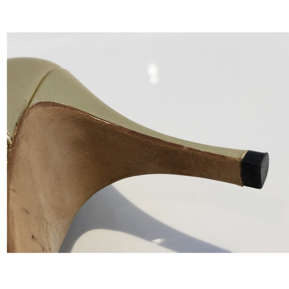 René Mancini Gold Leather Pumps, Italian sz 6.5 - Picture 8 of 8